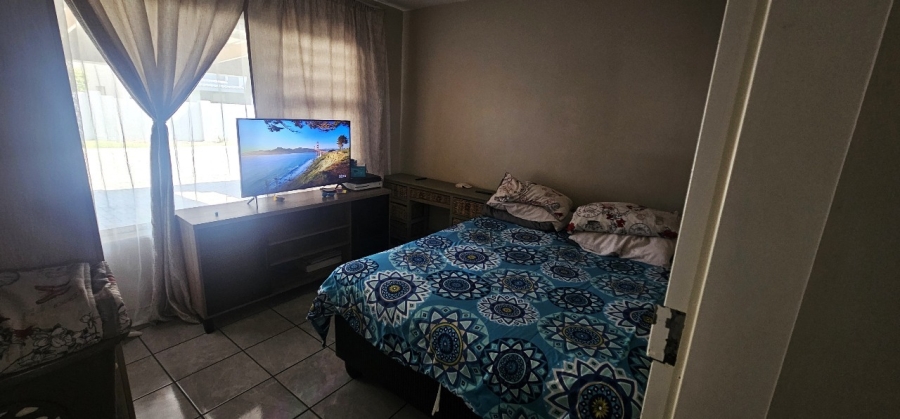 To Let 2 Bedroom Property for Rent in Waterkloof A H North West
